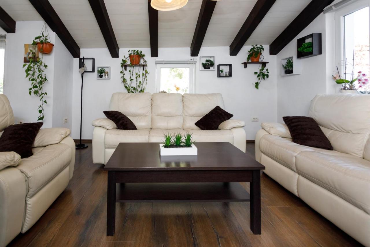 Rustic Apartment Evelin 크르크 외부 사진